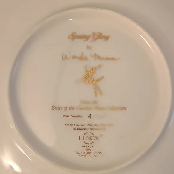 Lenox Fine Ivory China Plate with Gold Accents - Picture 10 of 12